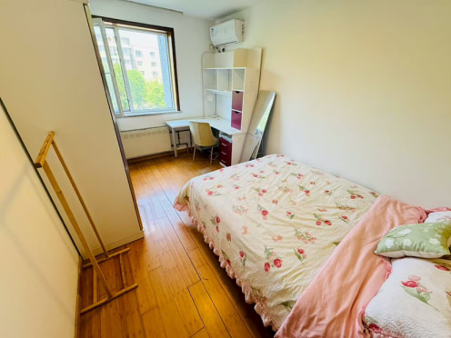 合租·龙跃苑三区 4居室 北卧