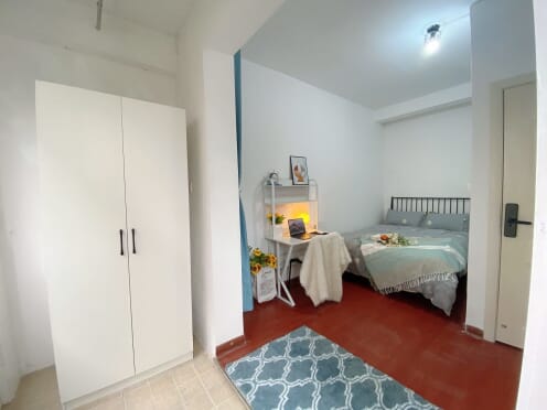 合租·嘉盛华庭 5居室 南卧