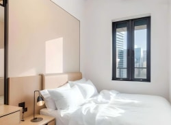 独栋·源悦里青年公寓酒店 东城世博广场店 东华医院·医护之家  公司旁居 车位足 独立厨房  对公付款 1室1厅_泰禾新天地租房