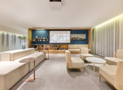 独栋·源悦里青年公寓酒店 东城万达店 万达中心·厅卧一体 企业优惠九五折 押一付一 免费健身房超大休闲区 1室1厅_东城万达广场租房