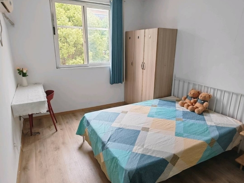 合租·莲花新村八区 4居室 南卧