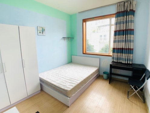 合租·蓝谷地三四期 5居室 南卧