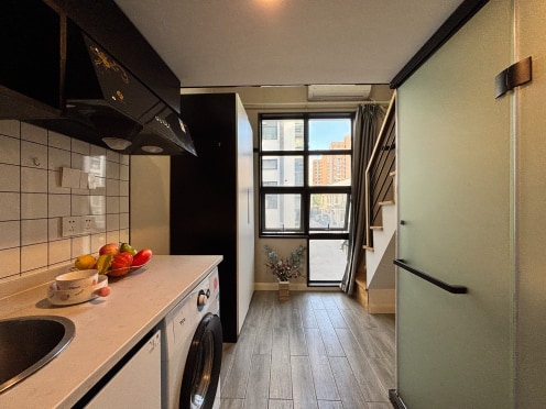 独栋·贝壳新青年公寓 龙漕路店 【3个月起租 /毕业季整租好房】地铁口150m/落地窗loft/储物大衣柜/民用水电 1室1厅