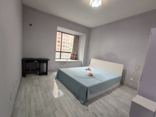 合租·领馆国际城 5居室 南卧