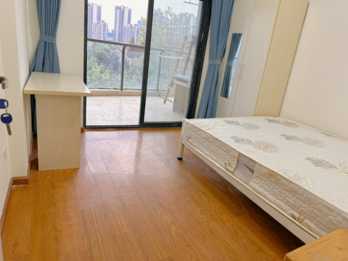 合租·每日汇城 5居室 东南/北卧