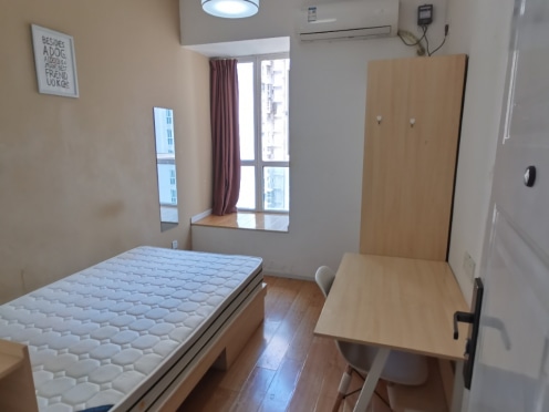 合租·泰华锦城 4居室 东/东南/南/西南卧