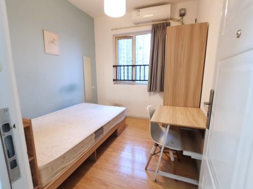 合租·世茂城四期 4居室 东/东南/南/西南卧