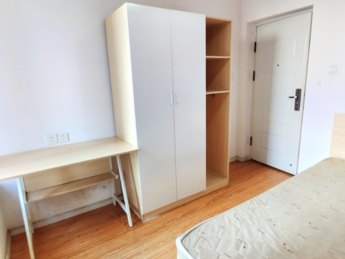 合租·泰华锦城 4居室 东/东南/南/西南卧