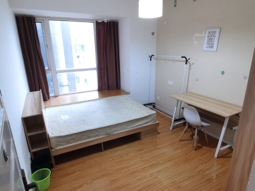 合租·泰华锦城 5居室 东/东南/南/西南卧