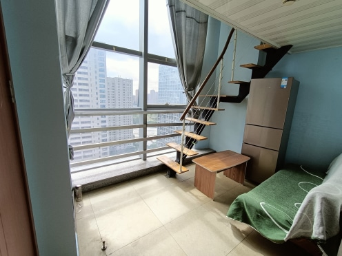 独栋·平发公寓 兆丰路店 整租一居复式A 大落地窗不短租 1室1厅