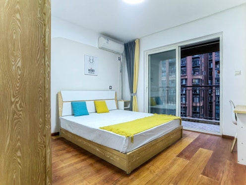 合租·蓝光花满庭一期 4居室 东南卧