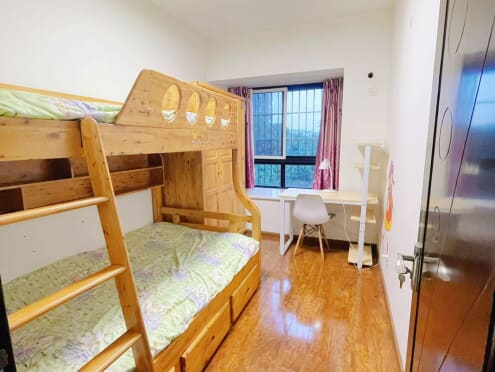 合租·蓝岸丽景 5居室 南卧