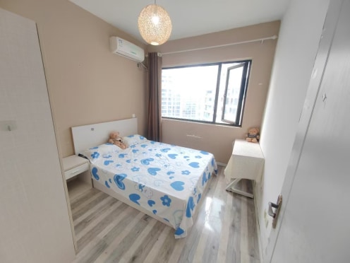 合租·中德英伦联邦A区 4居室 东南卧