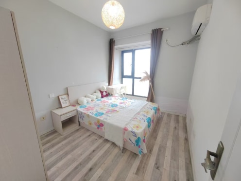 合租·中德英伦联邦A区 4居室 南卧