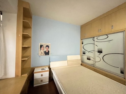 合租·蓝岸丽景 5居室 东卧