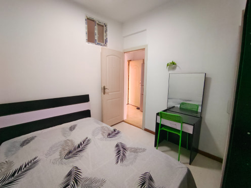 合租·华府世家 5居室 东卧