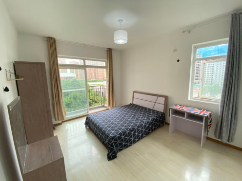 合租·泰基花溪谷 5居室 东卧