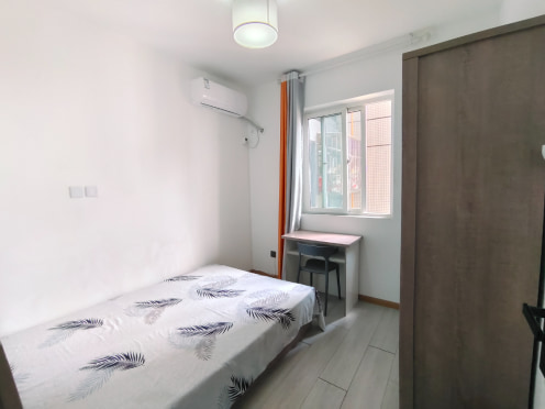 合租·合能珍宝琥珀3期 5居室 东卧