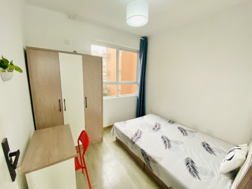 合租·正成艺墅洋房 5居室 东卧