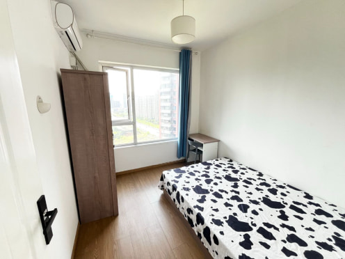 合租·天来汇景 4居室 南卧