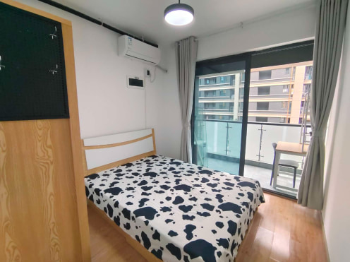 合租·鼎仁天越 5居室 南卧