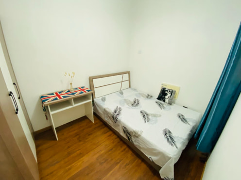 合租·光华国际 4居室 东卧