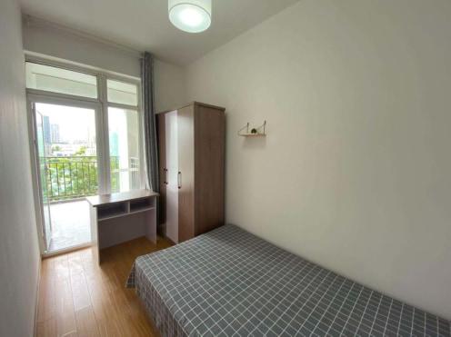 合租·泰基花溪谷 5居室 东卧