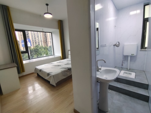 合租·光华壹号 5居室 南卧