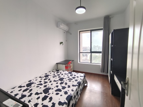 合租·清河阳光 5居室 南卧