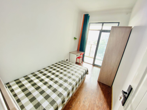 合租·清河阳光 5居室 东卧