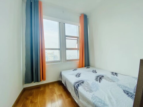 合租·玺龙湾 5居室 东/南卧