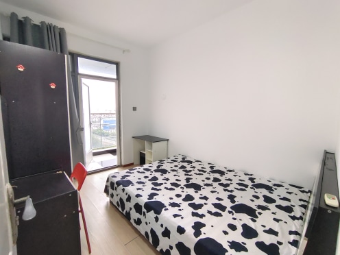 合租·清河阳光 5居室 南卧