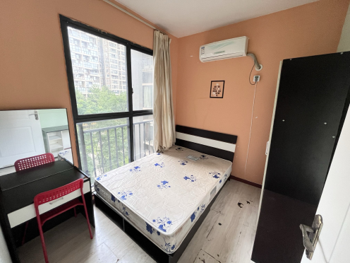 合租·颐和京都 4居室 东卧