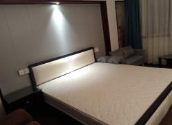 独栋·银都公寓 海宁店 精品正南面房型 可短租 窗台可晾晒 拎包入住 开间_西山路571号租房