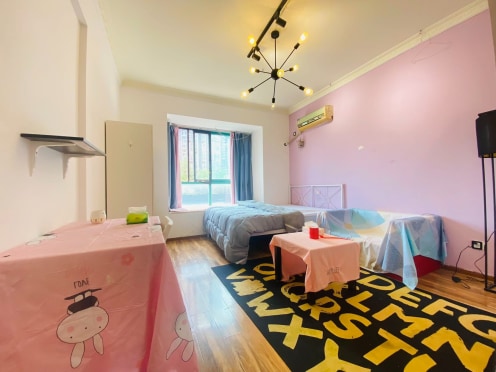 合租·都会风尚 5居室 东卧