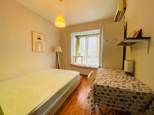 合租·蜀都花园 5居室 西卧