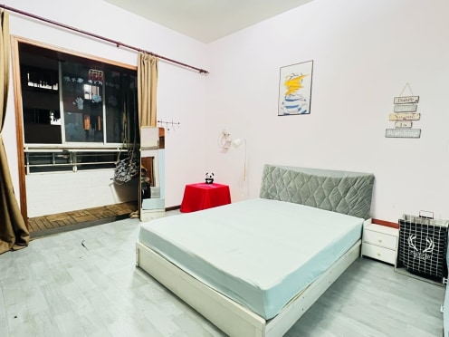 合租·莱茵春天 5居室 南卧