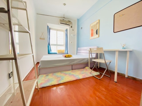 合租·青青河畔 5居室 东卧