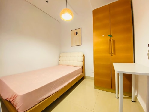 合租·金府花园 5居室 南卧