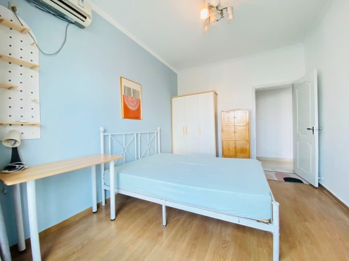 合租·金府花园 5居室 东北卧