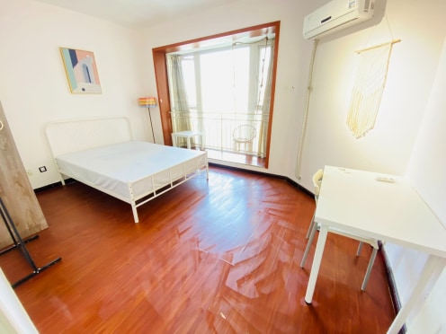 合租·建银大厦 5居室 东南卧