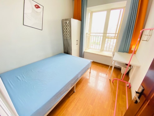 合租·建银大厦 5居室 东南卧