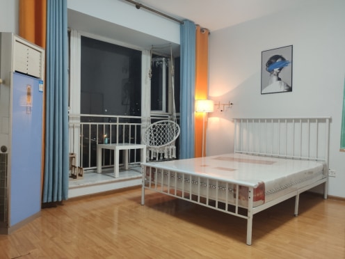 合租·建银大厦 5居室 东北卧