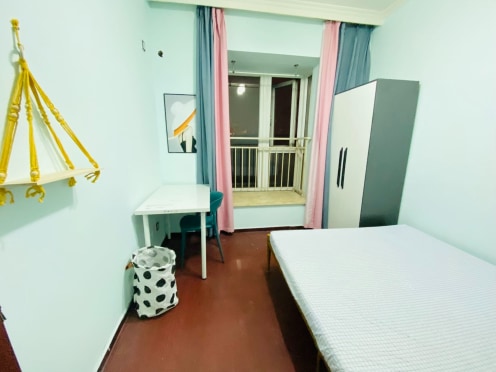 合租·建银大厦 5居室 西北卧