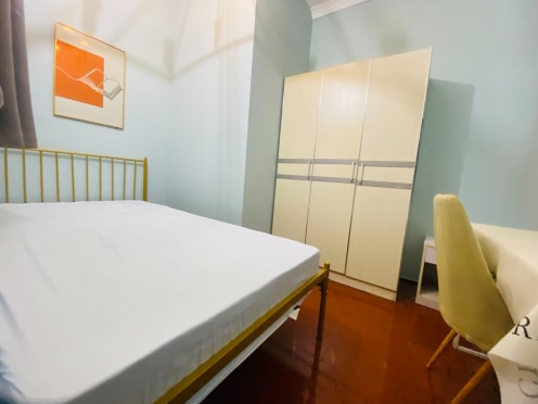 合租·建银大厦 5居室 东北卧