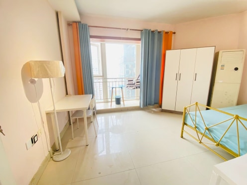 合租·建银大厦 5居室 西南卧