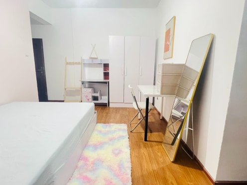 合租·望江橡树林一期 5居室 北卧