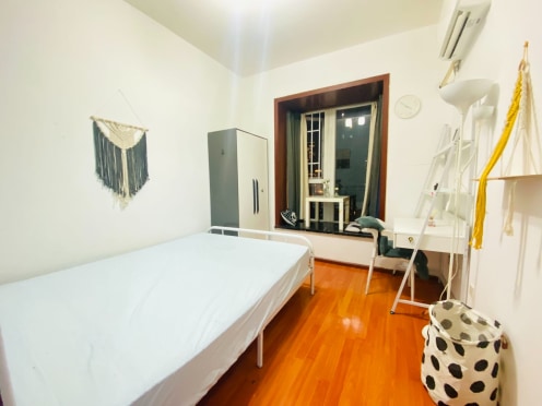 合租·建银大厦 5居室 东南/西南卧