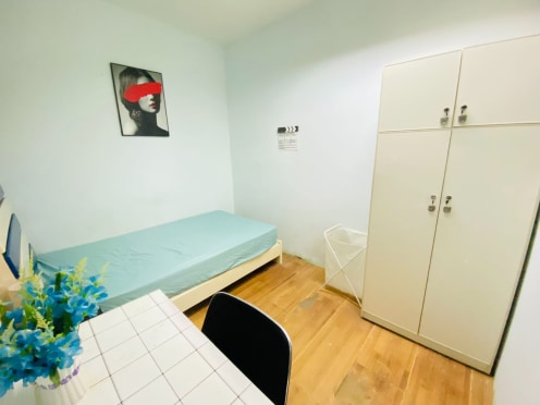 合租·建银大厦 5居室 北卧