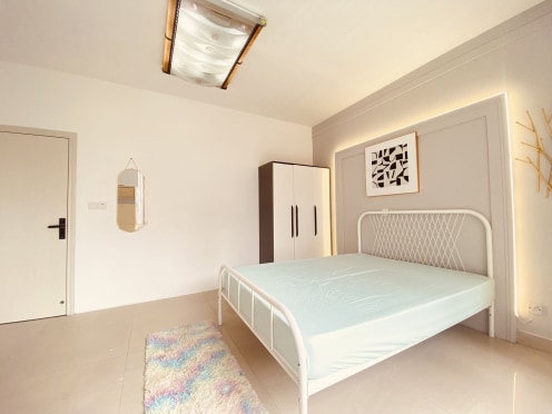 合租·建银大厦 5居室 北卧